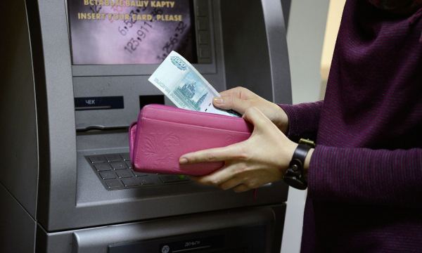 Зарплаты бюджетникам повысят