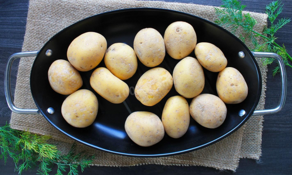 Как получить вареную картошку за 5 минут: не надо даже чистить — секрет опытных поваров